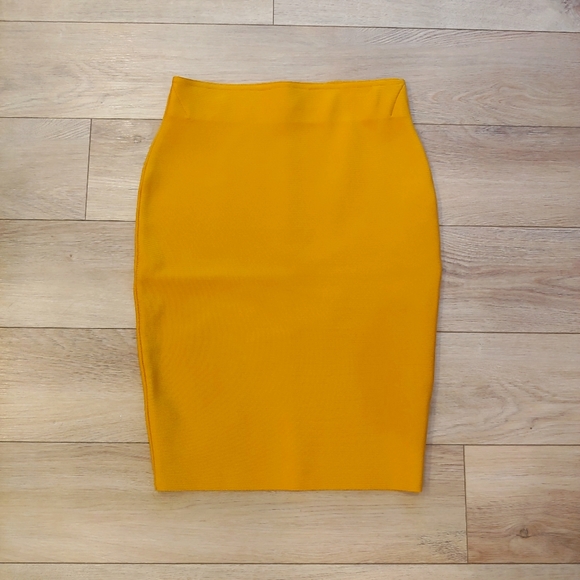 NWOT bandage skirt // size M - Picture 2 of 5